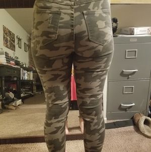 Fashion nova camouflage Jean's